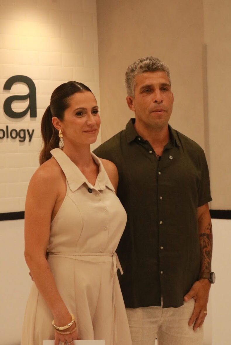 Complexo Saúde Blindada - Academia de Jiu-Jítsu e Bem-Estar em Vila Velha, ES Natália Marins, CEO do Complexo Saúde Blindada, especialista em neurociência do comportamento Rodrigo Marins, nutricionista e faixa-preta de Jiu-Jítsu, cofundador da Saúde Blindada
